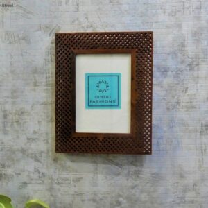 Nakkashi Intricate Carving Sheesham Wood Photo Frame (5 x 7 Inch)