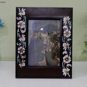Floral Design Brown Solid Wood Table Photo Frame (5 x 7 Inch)