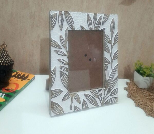 White Gold Rustic Hand Carving Handpainting Mango Wood Table and Wall Photo Frame