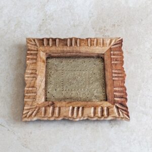 Village Belle Home Decor Showpiece